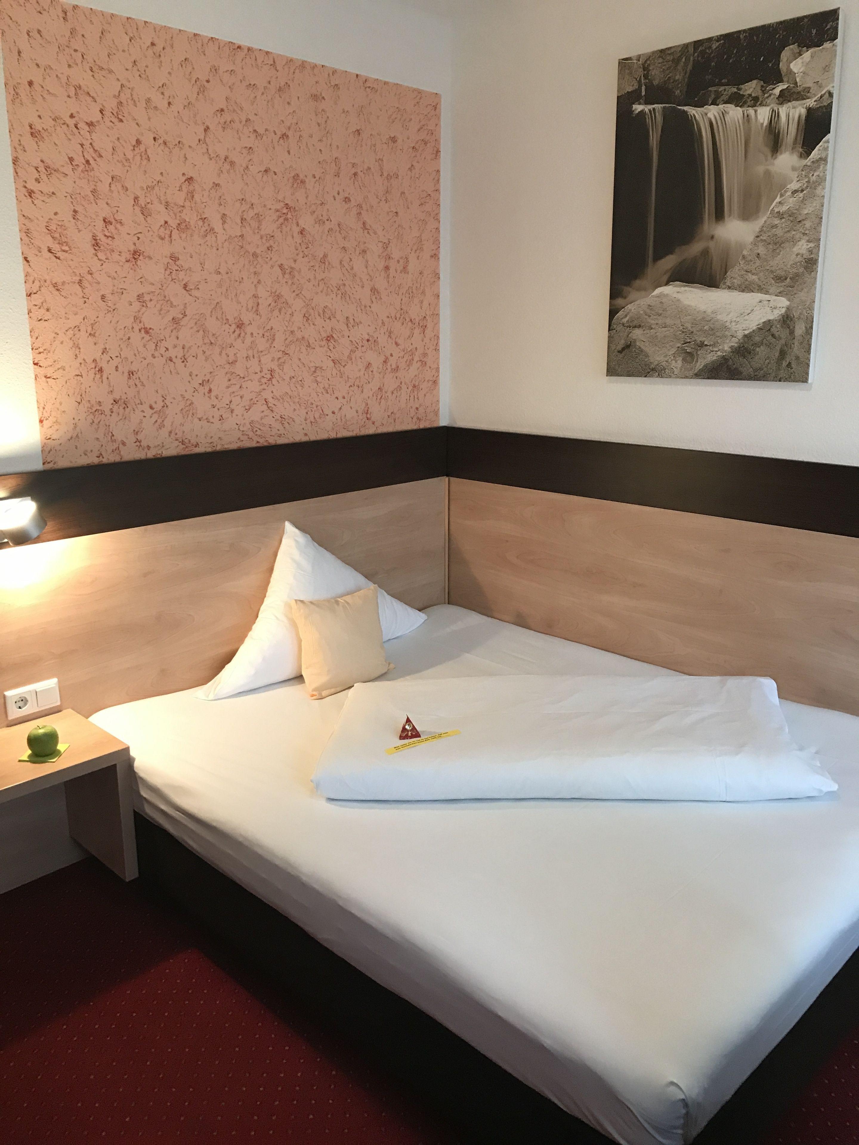 Cascade Superior Hotel